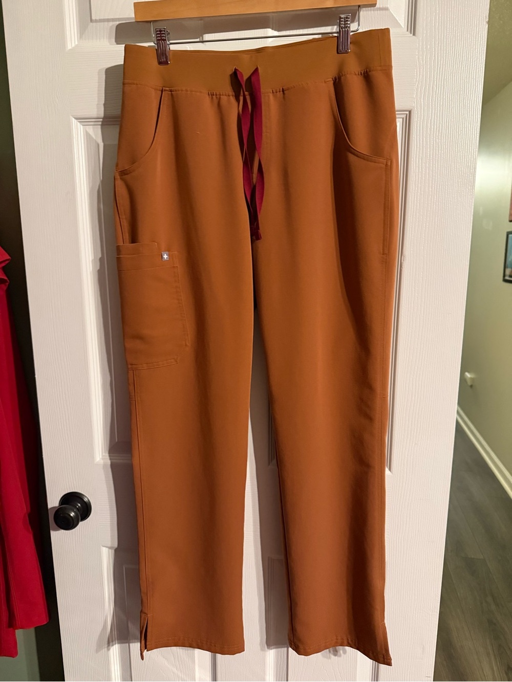 FIGS Kade Straight Leg Pants in Mocha Size Medium LIKE NEW